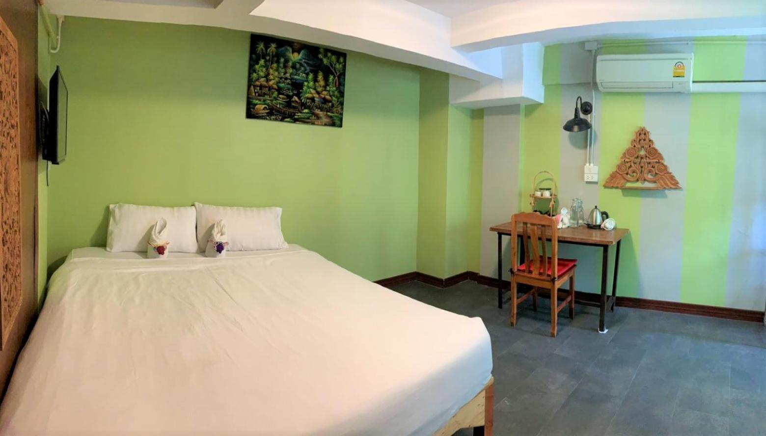 Retro At Phra Sing Guest House Чиангмай Экстерьер фото