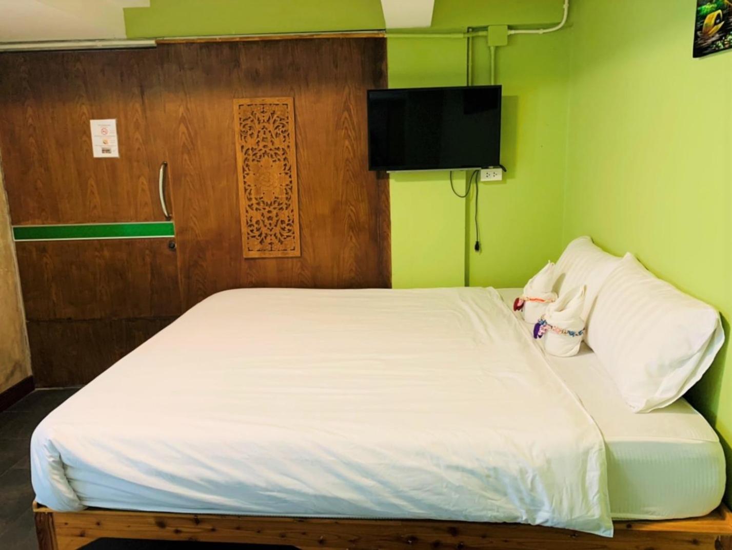 Retro At Phra Sing Guest House Чиангмай Экстерьер фото