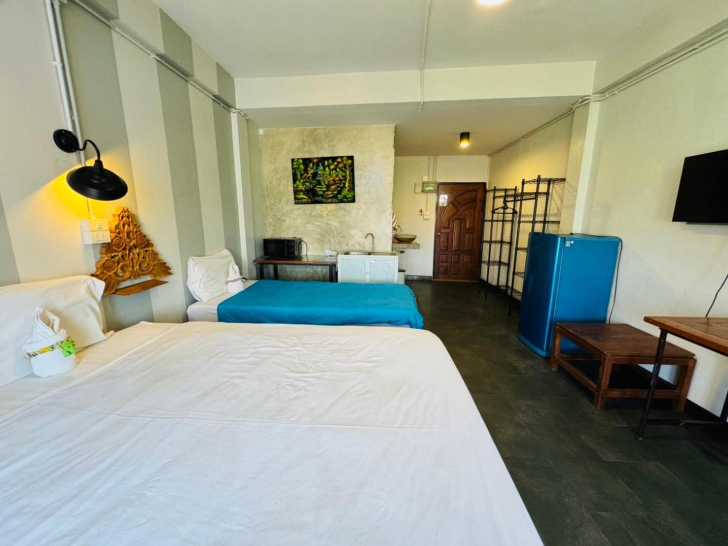Retro At Phra Sing Guest House Чиангмай Экстерьер фото